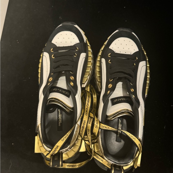 DOLCE AND GABBANA SNEAKER